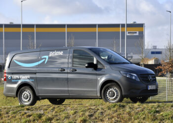 Mercedes eVito vehicles on the road for Amazon in Munich (Source: Daimler)
