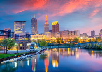 Cleveland transit contactless payment app © Sean Pavone | Dreamstime.com