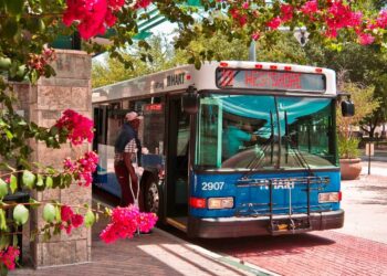 Contactless open payments Visa Tampa Bay equity fare capping (© Hart)