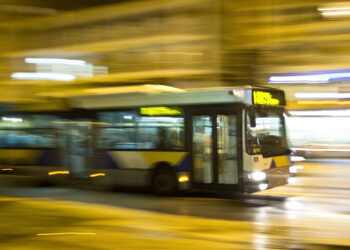 Bus travel app public transit trip planning © Stefanos Kyriazis | Dreamstime.com