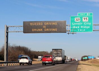 variable message signs buzzed driving traveller safety Hazzard (image: Daktronics)