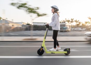 MaaS scooters electrification decarbonisation Germany (image: Superpedestrian)