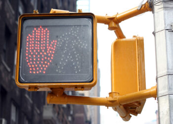 Intersection blind crossing phone AI ADA © Tctomm | Dreamstime.com