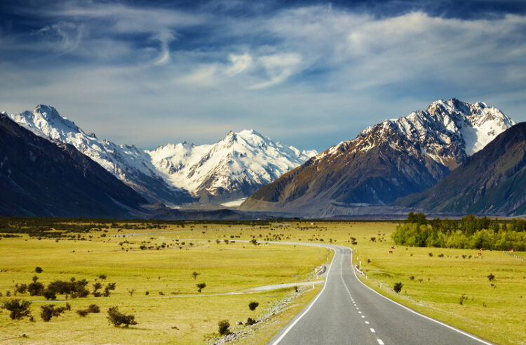 Kiwi Hobbit road user charging Alps © Dmitrii Pichugin | Dreamstime.com