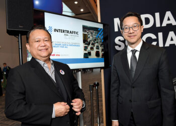 Pictured are: Malaysian Works Minister Datuk Seri Alexander Nanta Linggi (left) and Thai Ambassador Asi Mamanee at the announcement of the new Intertraffic Asia event in Bangkok