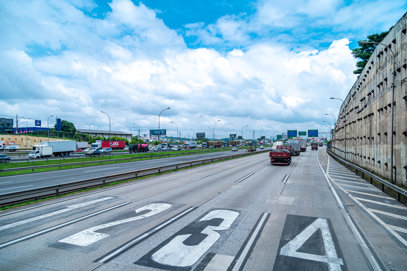 With more than 60,000km of highway, the Brazilian road network is one of the longest in the world (© Eduard Goricev | Dreamstime.com) Highway Brazil technology free-flow © Eduard Goricev | Dreamstime.com