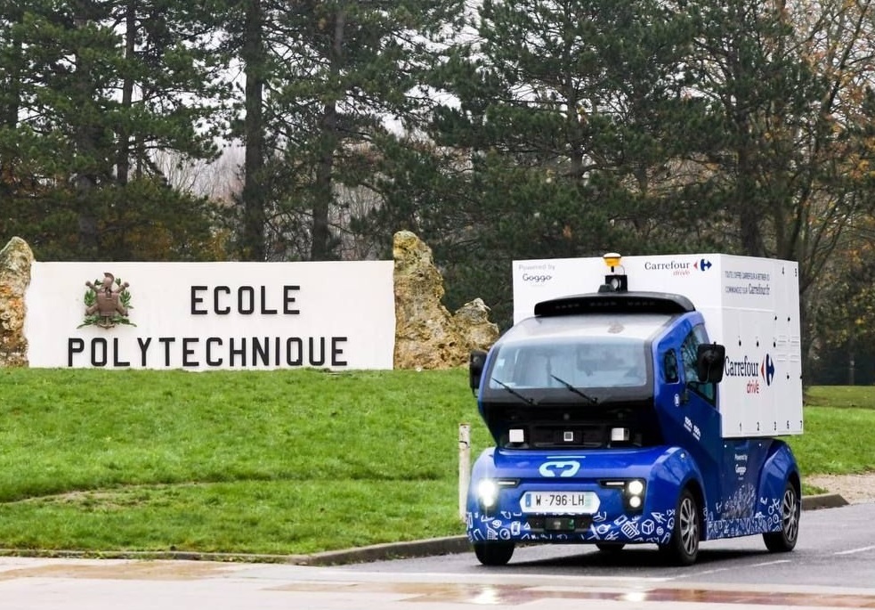 Goggo plans to start operating with safety drivers to oversee entire autonomous mobility network in 2023 Autonomous vehicles last-mile logistics decarbonisation Carrefour