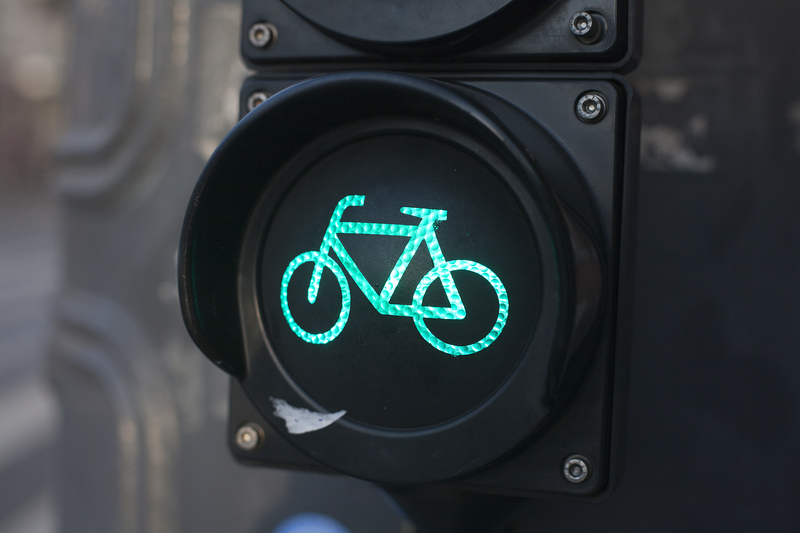 Active travel priority is among the applications of AI for Detection (© Accept001 | Dreamstime.com) Traffic signal urban traffic control active travel artificial intelligence © Accept001 | Dreamstime.com
