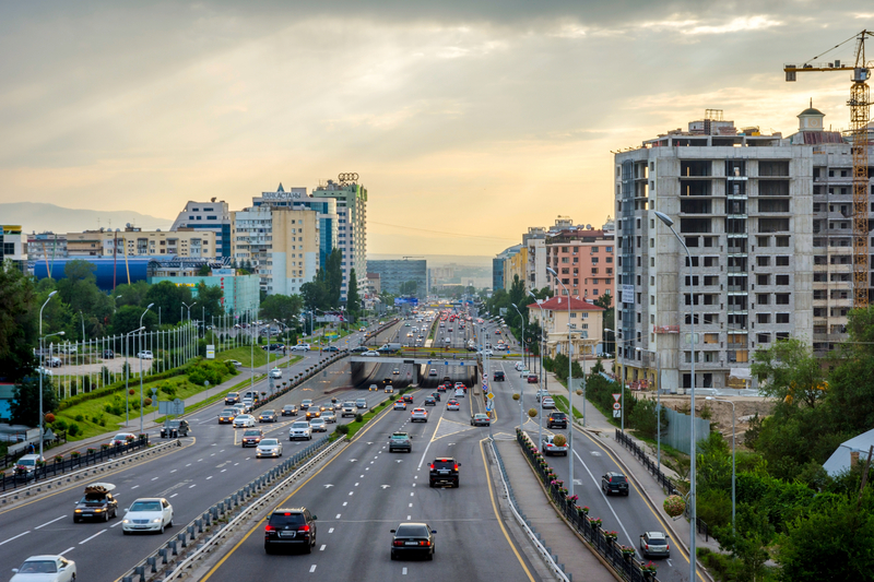 Bakad will help move traffic from Almaty's centre (© Dinozzaver | Dreamstime.com) Kazakhstan ring road traffic management © Dinozzaver | Dreamstime.com